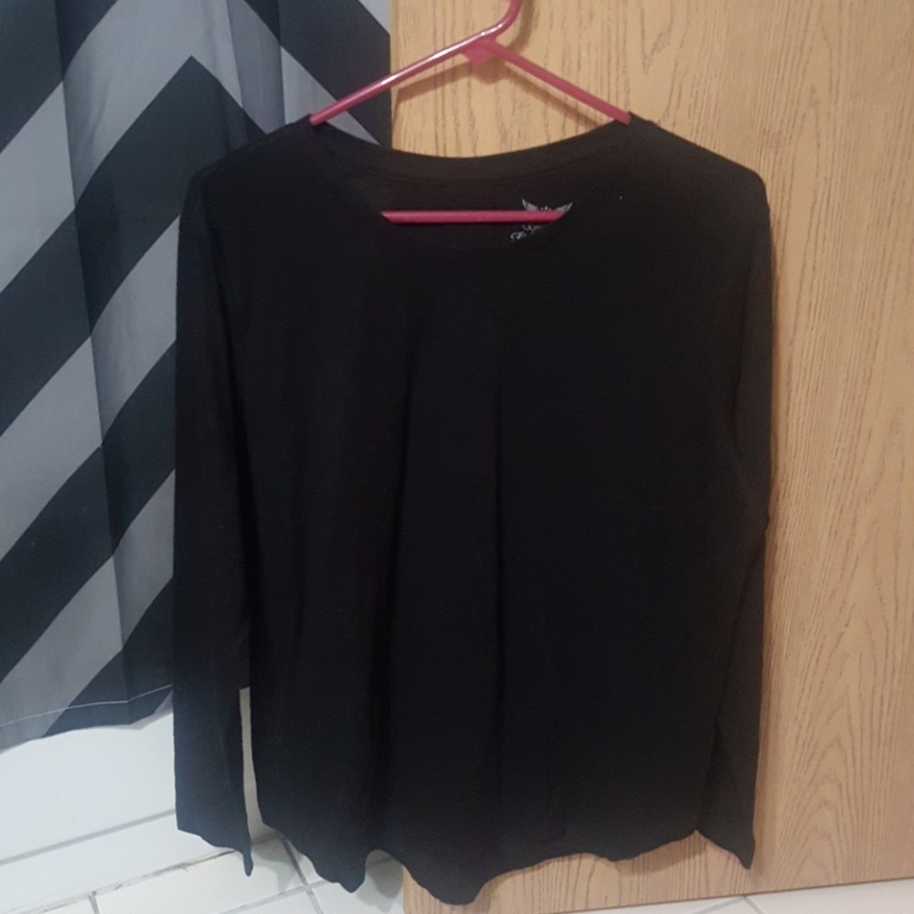 Top-long sleeved
